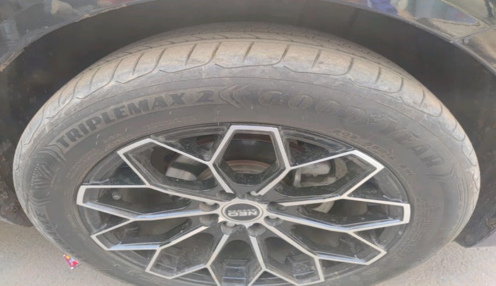 2024 Hyundai Verna  SX 1.5 MPI IVT, Petrol, Automatic, 11,308 km, tyre