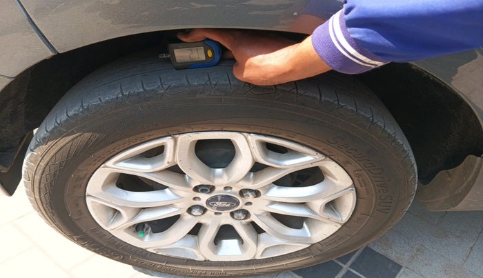 2014 Ford Ecosport TITANIUM 1.5L DIESEL (OPT), Diesel, Manual, 1,34,988 km, tyre