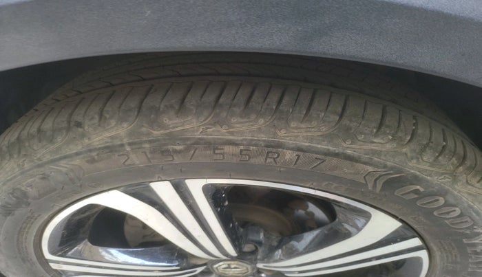 2023 MG ASTOR SAVVY 1.5 CVT, Petrol, Automatic, 12,129 km, tyre