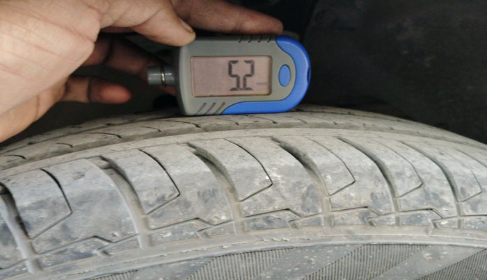 2023 Maruti Swift VXI, Petrol, Manual, 23,875 km, tyre