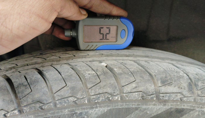 2023 Maruti Swift VXI, Petrol, Manual, 23,875 km, tyre