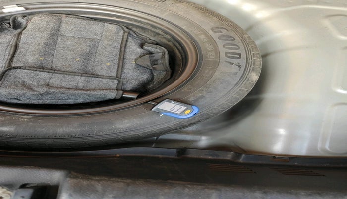 2020 KIA SONET HTK PLUS 1.2, Petrol, Manual, 50,000 km, tyre