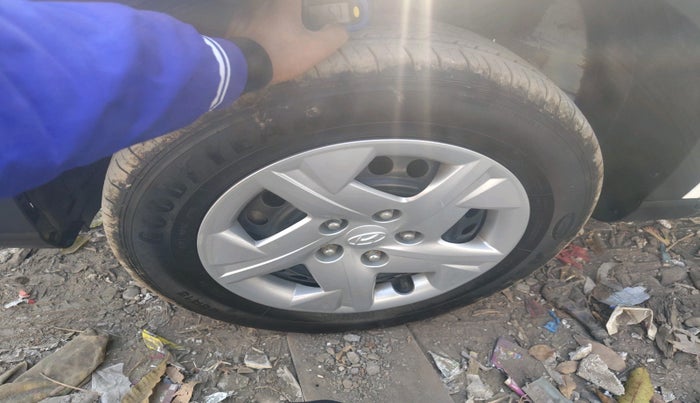 2022 Hyundai VENUE S 1.2, Petrol, Manual, 16,177 km, tyre