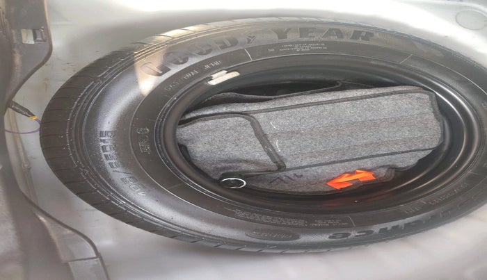 2022 Hyundai VENUE S 1.2, Petrol, Manual, 16,177 km, tyre