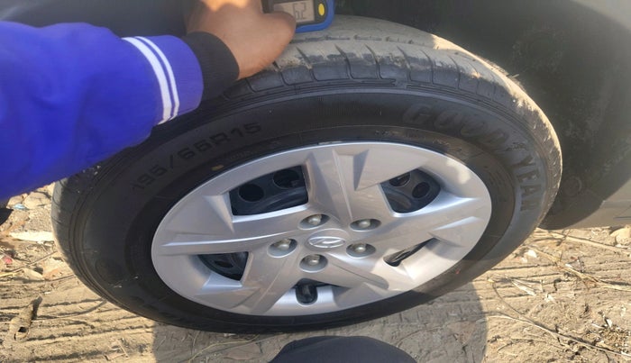 2022 Hyundai VENUE S 1.2, Petrol, Manual, 16,177 km, tyre