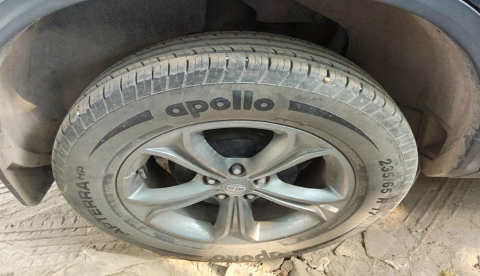 2020 Tata Harrier XT 2.0L KRYOTEC, Diesel, Manual, 29,420 km, tyre