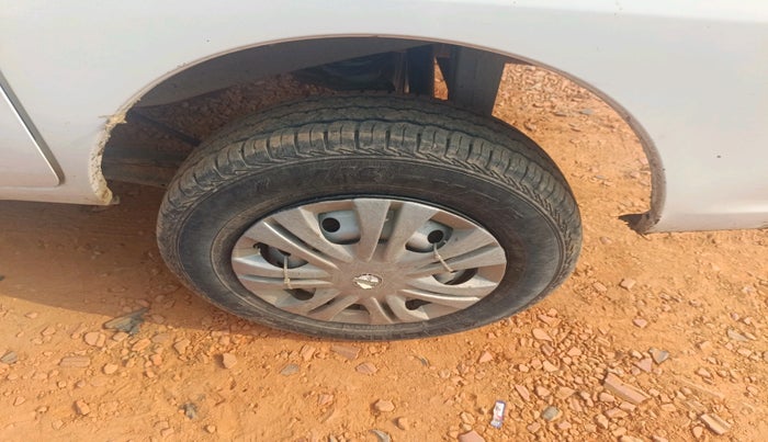 2024 Maruti Eeco 5 STR AC, Petrol, Manual, 12,769 km, tyre