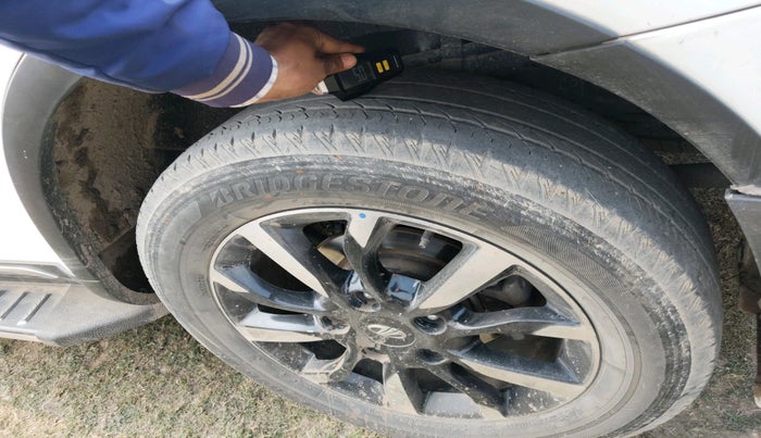 2021 Mahindra XUV500 W11 AT, Diesel, Automatic, 86,787 km, tyre