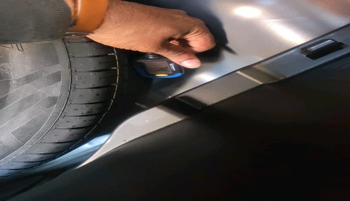 2022 Hyundai VENUE S+ 1.2, Petrol, Manual, 27,001 km, tyre