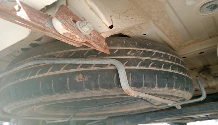 2020 Maruti Ertiga VXI SHVS, Petrol, Manual, 70,322 km, tyre