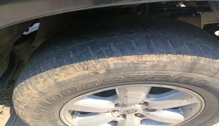 2011 Toyota Fortuner 3.0 4X4 MT, Diesel, Manual, 2,47,749 km, tyre