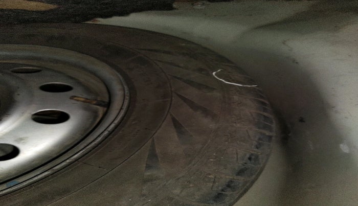 2012 Maruti Swift VDI, Diesel, Manual, 1,54,526 km, tyre