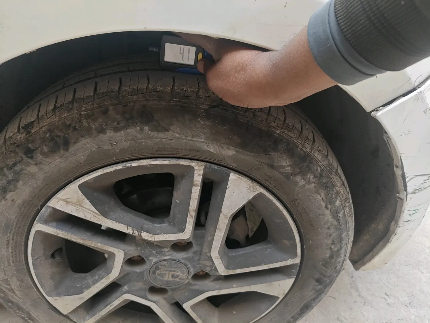 2019 Tata TIGOR XZ PLUS PETROL, Petrol, Manual, 39,000 km, tyre