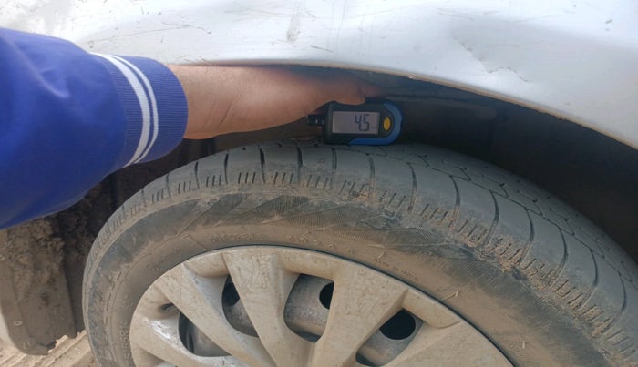 2014 Toyota Etios Liva GD, Diesel, Manual, 2,33,634 km, tyre