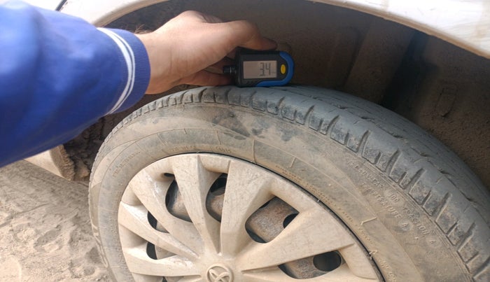 2014 Toyota Etios Liva GD, Diesel, Manual, 2,33,634 km, tyre