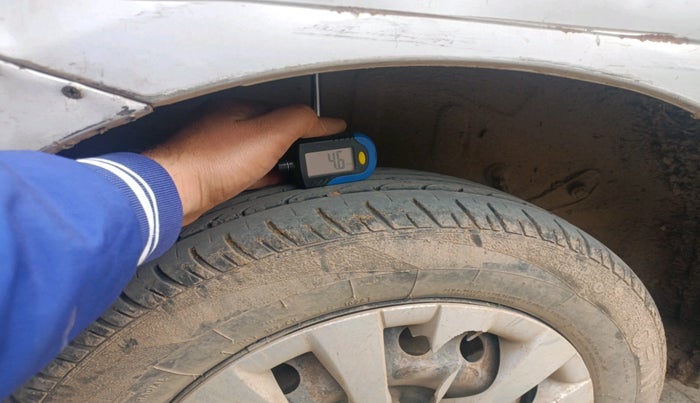 2014 Toyota Etios Liva GD, Diesel, Manual, 2,33,634 km, tyre