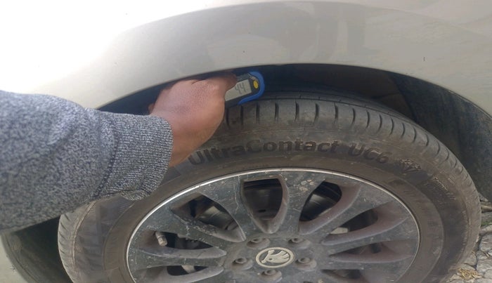 2015 Skoda Rapid 1.5 TDI CR ELEGANCE PLUS AT, Diesel, Automatic, 57,057 km, tyre