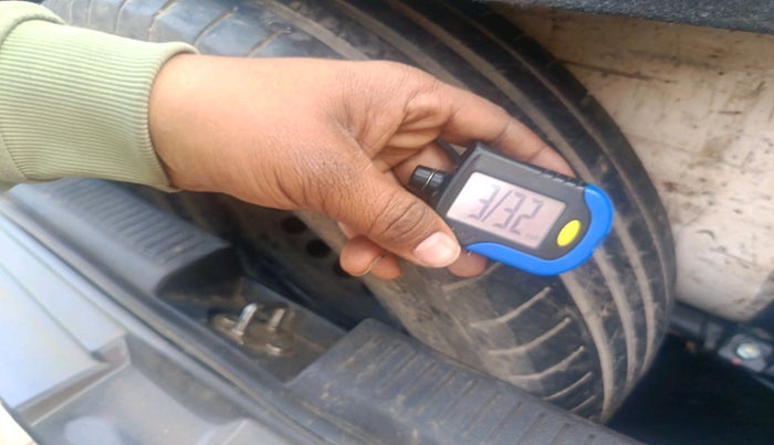 2023 Maruti Baleno DELTA CNG 1.2L, Petrol, Manual, 1,44,481 km, tyre