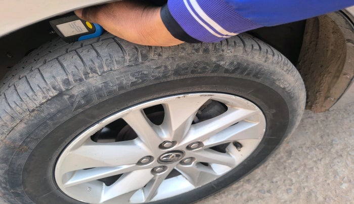 2018 Toyota Innova Crysta 2.4 VX 7 STR, Diesel, Manual, 1,16,207 km, tyre