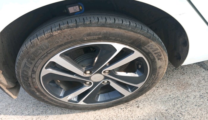 2024 Tata ALTROZ XZ + SUNROOF, Petrol, Manual, 10,922 km, tyre