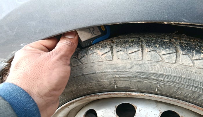 2017 Hyundai Eon ERA +, Petrol, Manual, 73,934 km, tyre