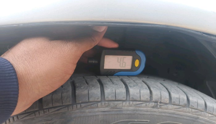 2012 Honda Brio V MT, Petrol, Manual, 57,950 km, tyre