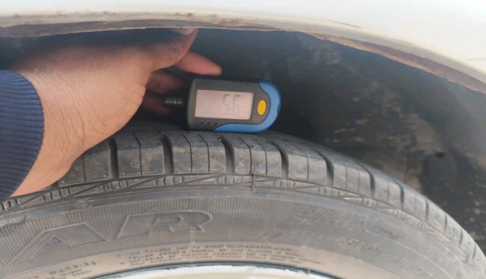 2012 Honda Brio V MT, Petrol, Manual, 57,950 km, tyre