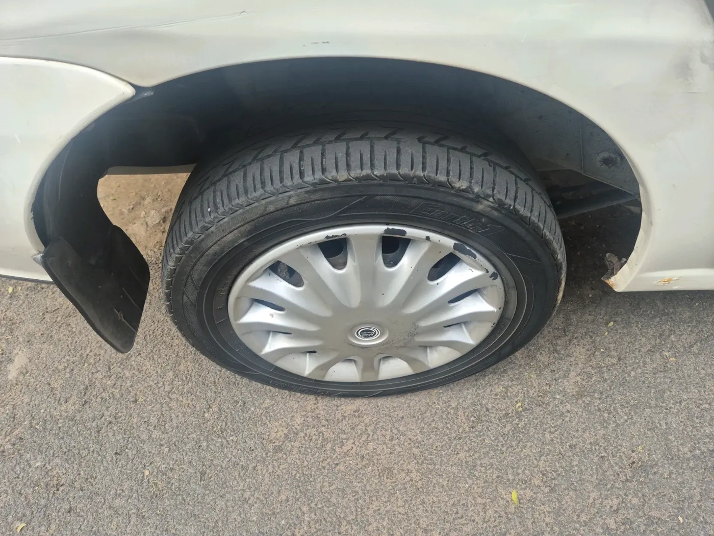 2015 Tata Indigo ECS LS TDI, Diesel, Manual, 1,73,918 km, tyre