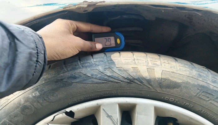 2012 Nissan Micra XV DIESEL, Diesel, Manual, 1,16,561 km, tyre