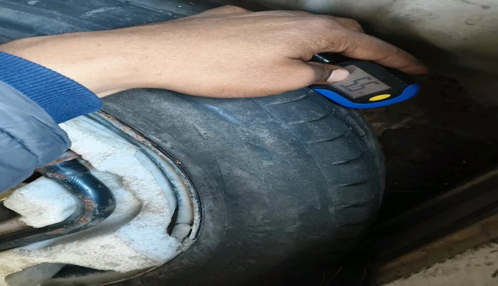 2012 Nissan Micra XV DIESEL, Diesel, Manual, 1,16,561 km, tyre