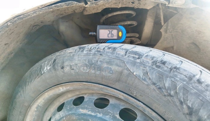 2012 Nissan Micra XV DIESEL, Diesel, Manual, 1,16,561 km, tyre