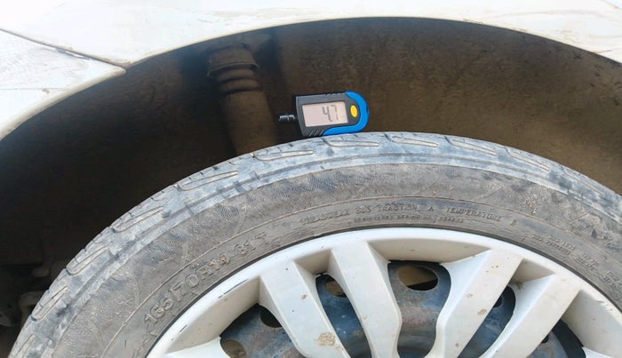 2012 Nissan Micra XV DIESEL, Diesel, Manual, 1,16,561 km, tyre