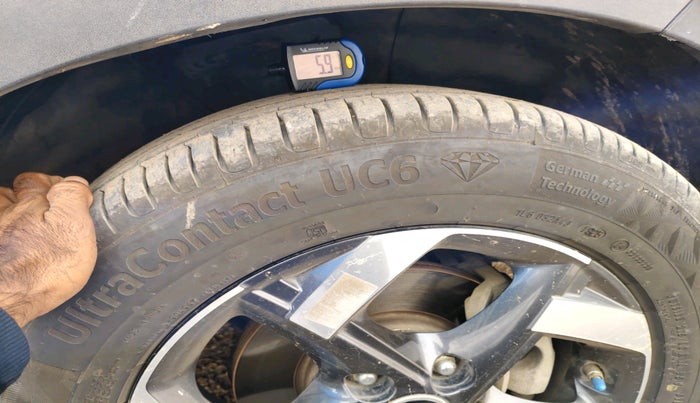 2021 Hyundai VENUE SX (O) 1.5 CRDI, Diesel, Manual, 1,39,850 km, tyre