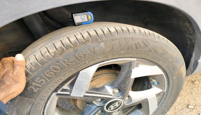 2021 Hyundai VENUE SX (O) 1.5 CRDI, Diesel, Manual, 1,39,850 km, tyre