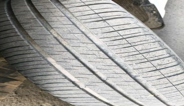 2012 Hyundai Verna FLUIDIC 1.6 CRDI SX, Diesel, Manual, 1,26,268 km, tyre