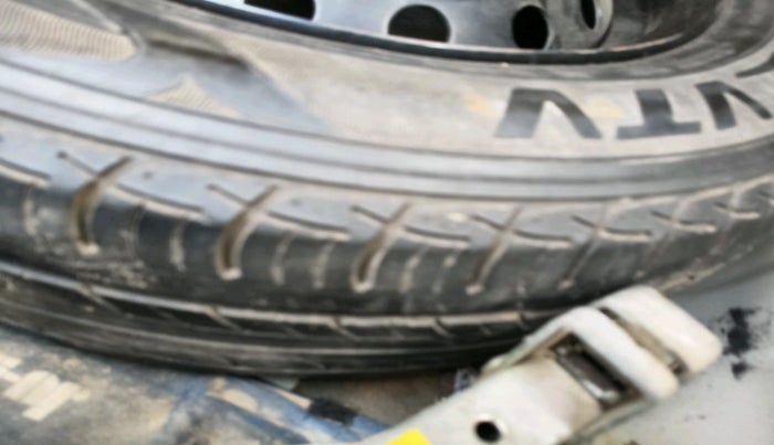 2012 Hyundai Verna FLUIDIC 1.6 CRDI SX, Diesel, Manual, 1,26,268 km, tyre