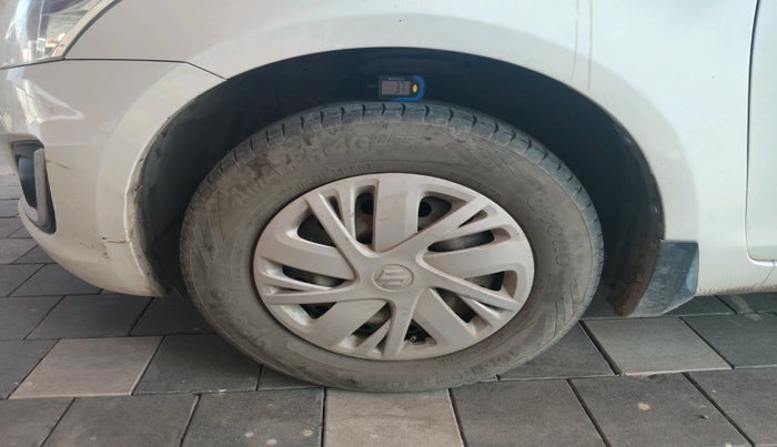 2016 Maruti Swift VXI, Petrol, Manual, 93,928 km, tyre