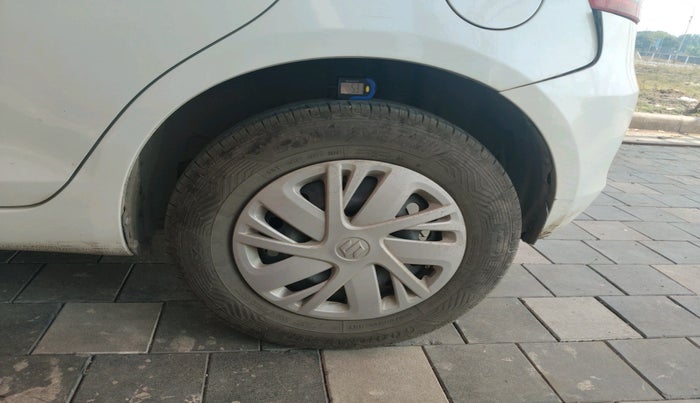 2016 Maruti Swift VXI, Petrol, Manual, 93,928 km, tyre