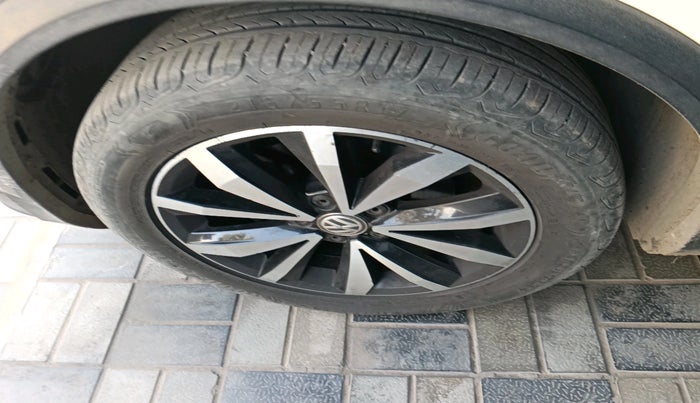 2019 Volkswagen T-ROC 1.5 TSI AT, Petrol, Automatic, 73,542 km, tyre