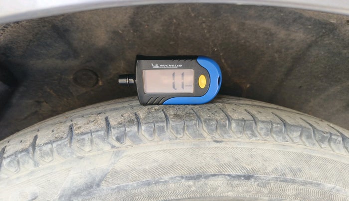 2012 Hyundai i10 SPORTZ 1.2 AT, Petrol, Automatic, 60,688 km, tyre