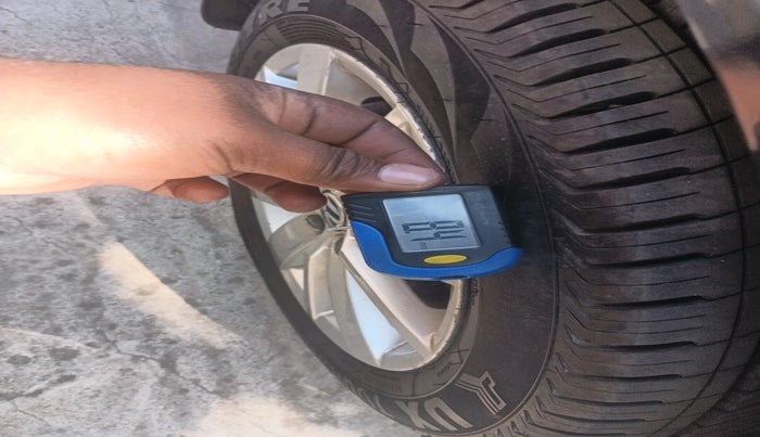 2016 Volkswagen Polo HIGHLINE1.2L, Petrol, Manual, 72,101 km, tyre