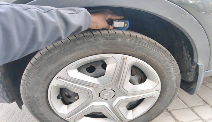 2022 Tata NEXON XM PETROL, Petrol, Manual, 9,750 km, tyre