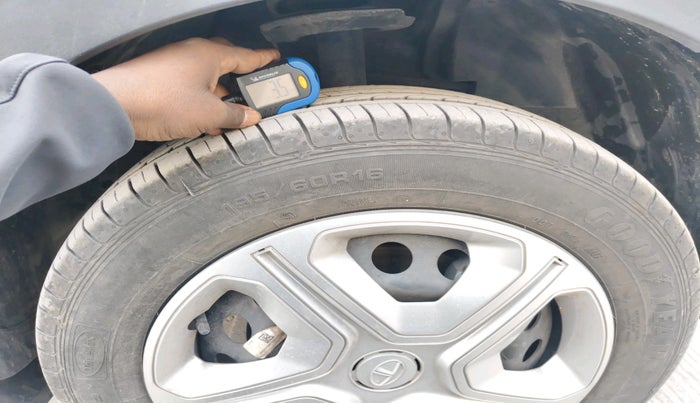 2022 Tata NEXON XM PETROL, Petrol, Manual, 9,750 km, tyre