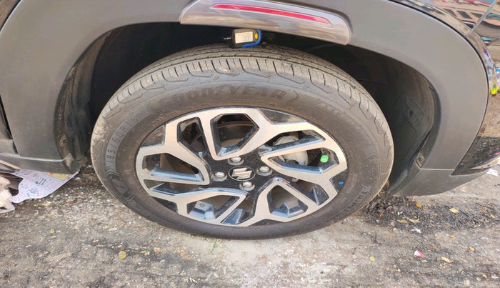 2024 Maruti FRONX ALPHA 1.0L TURBO 6 AT, Petrol, Automatic, 3,218 km, tyre