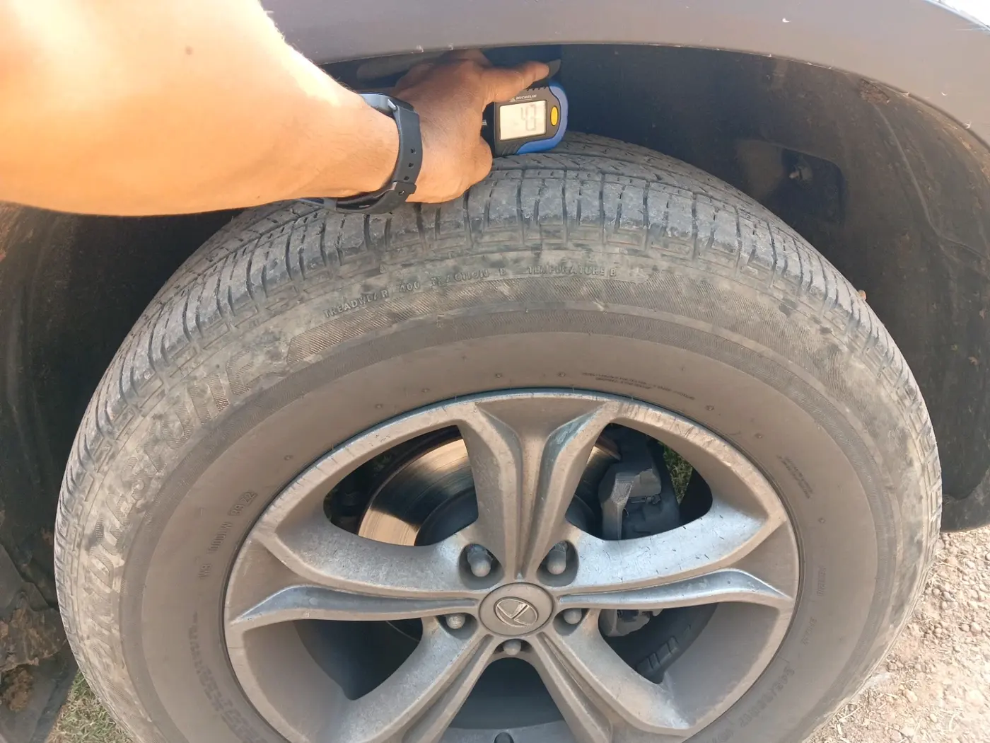 2021 Tata Harrier XT 2.0L KRYOTEC, Diesel, Manual, 80,218 km, tyre
