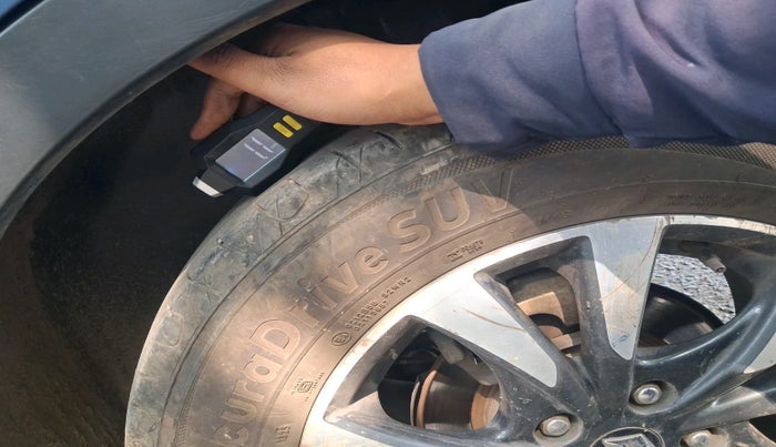 2017 Maruti S Cross ZETA 1.3, Diesel, Manual, 1,40,590 km, tyre