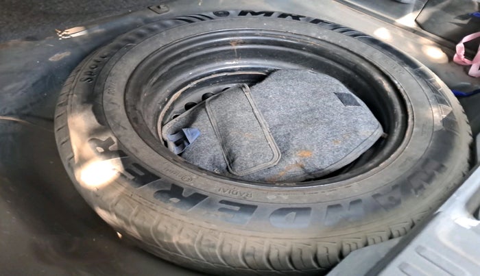 2017 Maruti Vitara Brezza VDI (O), Diesel, Manual, 1,21,061 km, tyre