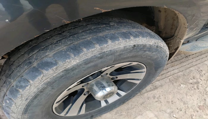 2018 Tata Safari Storme 2.2 EX 4X2, Diesel, Manual, 1,22,848 km, tyre