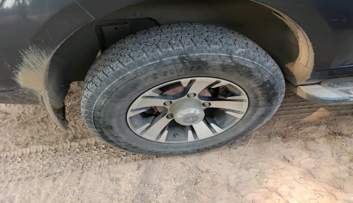 2018 Tata Safari Storme 2.2 EX 4X2, Diesel, Manual, 1,22,848 km, tyre