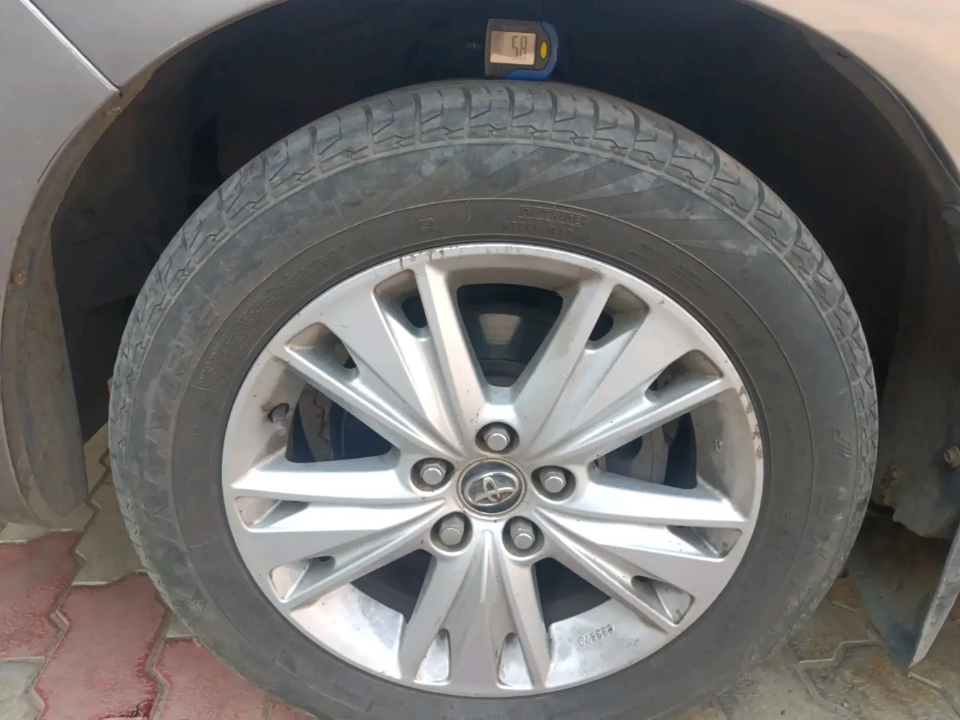 2016 Toyota Innova Crysta 2.4 GX 7 STR, Diesel, Manual, 1,64,208 km, tyre